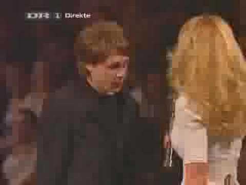 Jonas Bjerre of Mew wins "Best Singer" - DMA awards