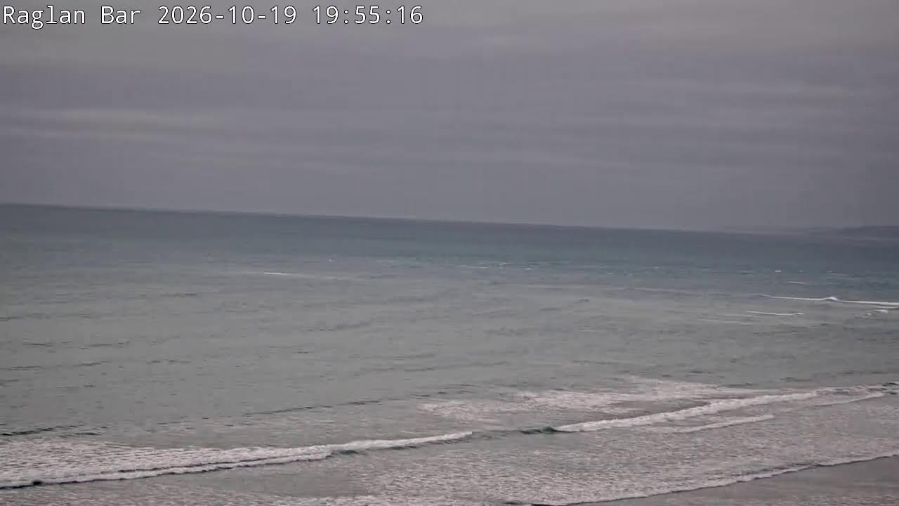 Live webcam view of Raglan Bar Harbour Entrance