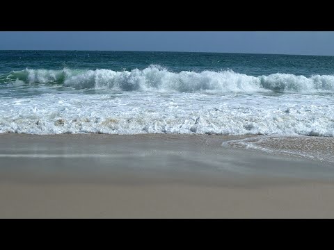 Relaxing Ocean Waves Crashing on the Beach - Ocean Sounds for Sleep, Overthinking