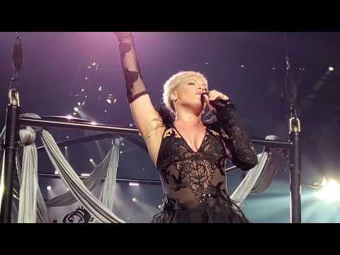 P!nk - Walk Me Home (Beautiful Trauma World Tour, Vancouver)
