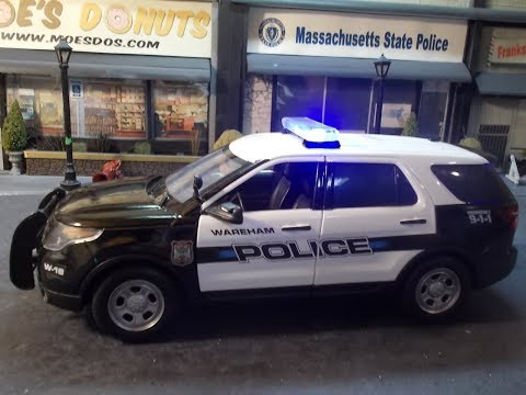 Wareham MA police 1/18 scale Ford Explorer with lights