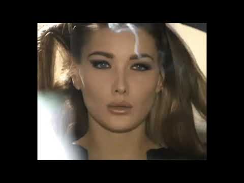 90s supermodel Carla bruni