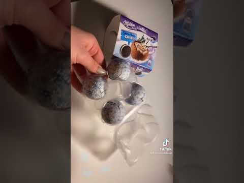 opeing chocolate milka snowballs Oreo