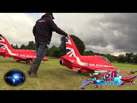 Red Arrows Hawks T1 Reds Duo Weston Park 2019