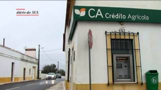 preview picture of video 'Ladrões rebocaram cofre de banco em Evoramonte'
