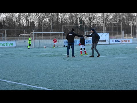 Voor aanvang vv DOVO JO11-3  -  vv Renswoude  JO11-1.