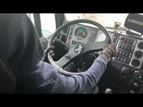 Meine Tochter Nele fährt zum ersten Mal den MAN.