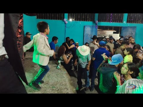 ASI SE DISFRUTA EN SAN RAFAELA MATAQUESCUINTLA QUE BAILAZO 