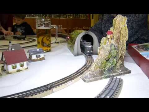 39. Stummi-Treff WN,  01 - RE 4/4  (Märklin 3014 / Märklin RE800) mit Schürzenwagen.