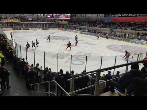 sidste minutter af  kampen med Frederikshavn White hawks mod Aalborg pirates nytårs brag