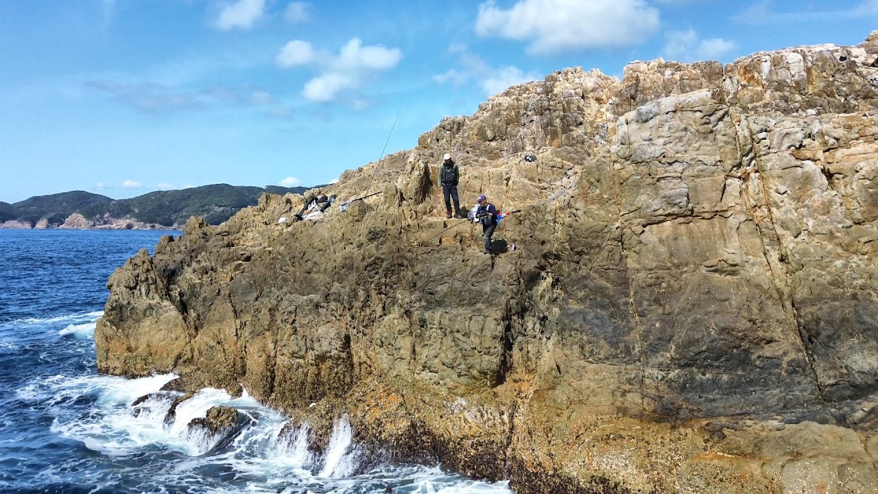 【四国最南端】足摺岬の沖磯「黒ハエ」でかぶせ釣りしてみたら…