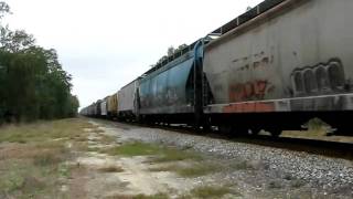 preview picture of video '2620) CSX 4598 Leads The CSXT G068-01 at S.Naylor, Georgia on November 2nd, 2010'
