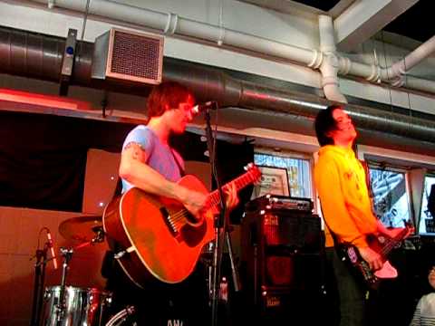 Ash - Burn Baby Burn (Record Store Day 2010 @ Rough Trade East)