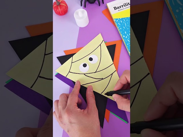 Vídeo relacionado con Bandera de 150 x 90 cm, banderas para exteriores de Halloween, la maldición de Michael Myers, tapiz de pared personalizado con 2 ojales, bandera de bienvenida para decoración del hogar y todas las