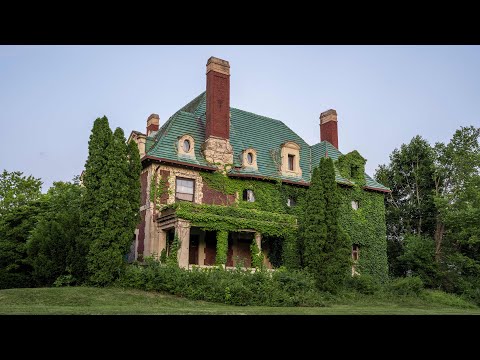 Incredible Abandoned Mansion Worth Millions - They Left Everything