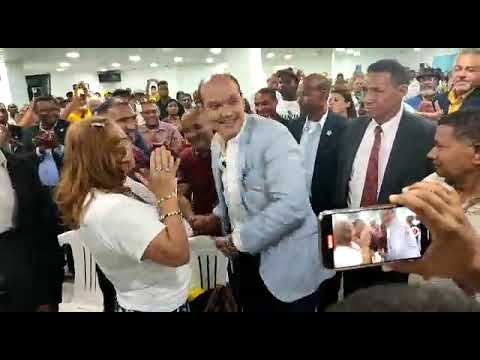 Recibiendo la entrada de Ramfis Trujillo