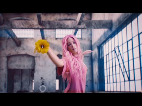 Marshmello & Halsey - Be Kind (Official Music Video)