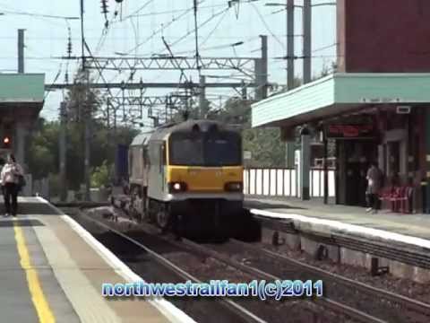 92003+66232 working the (4m63) intermodal train at wigan north western on the 19/05/2011