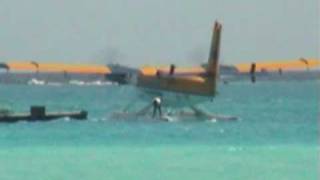 preview picture of video 'Seaplane over Maldive - Idrovolante alle Maldive'