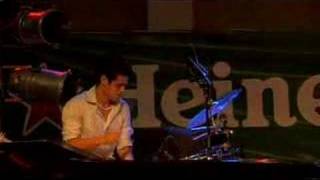 Manue Lara solo- Blue tit mouse with Serghio Jansen Quinte