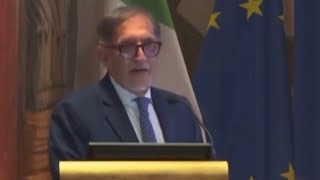 «Una seduta a tre con Carfagna e Gelmini»: scoppia la polemica sull'allusione sessista di La Russa