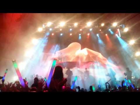 Dimitri Vegas & Like Mike live @ Laundry Day 2013 (Belgium) Part 3