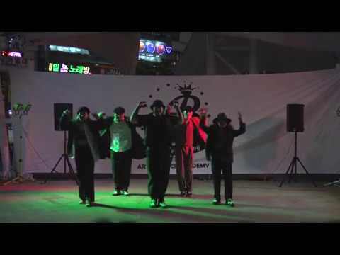 Art.B Busking - StreetDance Instructor