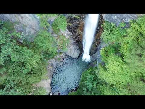 Canyoning Auerklamm - Hoher Abseiler in der schönsten Canyoningtour des ÖtztalBergwasser