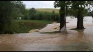 preview picture of video 'wateroverlast zuid hongarije 16-6-'2010'