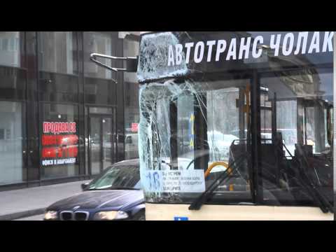 Двама пострадаха при удар на градски автобуси (ВИДЕО и ГАЛЕРИЯ)