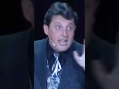 Enrico Brignano  - Secondo La Legge Italiana