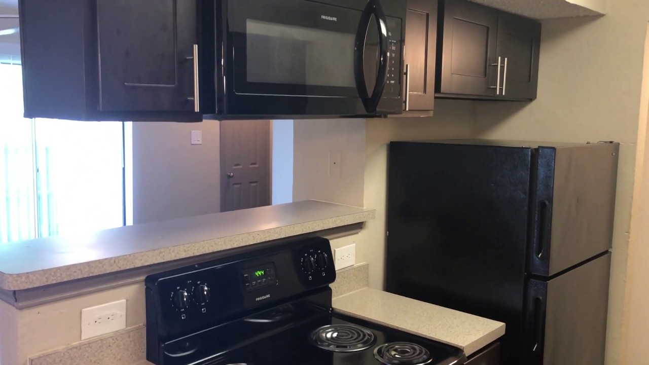 Park West - B2R Floorplan (2 Bedroom 2 Bath: 950sqft)