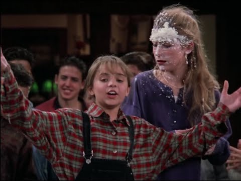 Al Lambert in Step By Step - S01E14 - "Home Alone" starring Christine Lakin