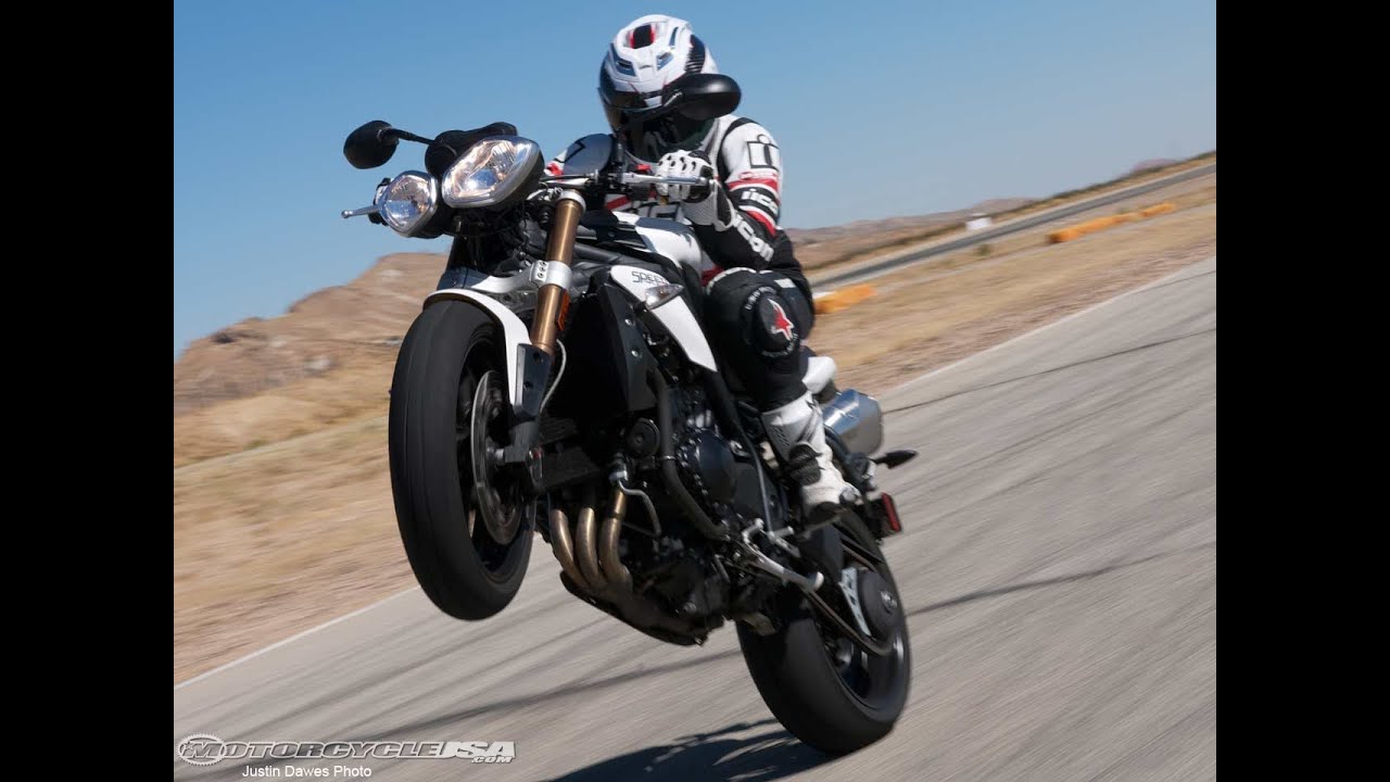 2011 Triumph Speed Triple - Streetfighter Shootout Part 3 - MotoUSA