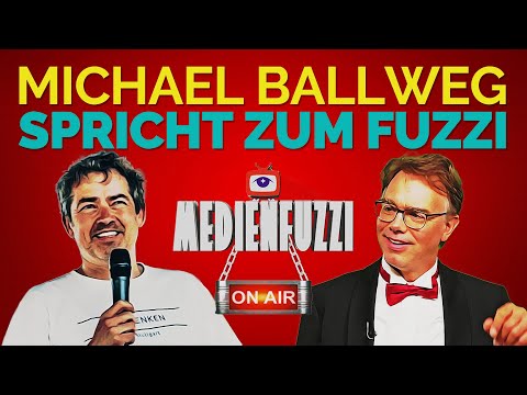 Michael Ballweg spricht zum Fuzzi
