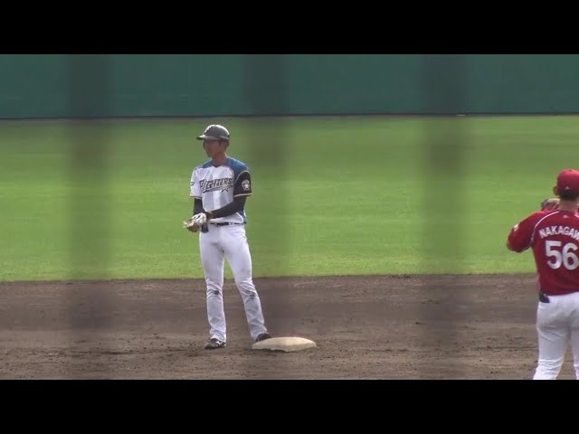 【春季キャンプ】ファイターズ・石井一 低めの変化球にうまく反応する一打!!