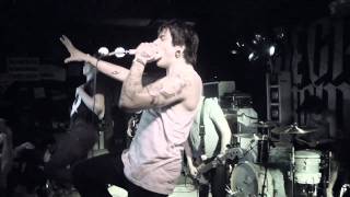 At The Skylines - The Amazing Atom [Live In Anaheim]