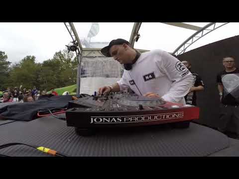 Legion ft MC DINO Live @ Hospitality @ TomorrowWorld 2015 (clip)