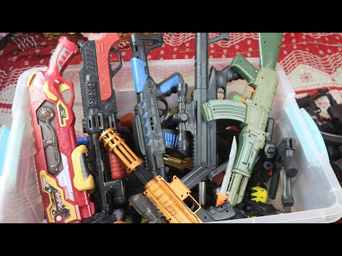 Toy Gold Weapons & Box of Toys Army Military Toy Guns Realistic! Bead Throwing Guns !!NERF VS Xshoot