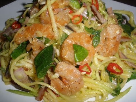 How to make Green Mango Salad (Neorm Svye Kchey)