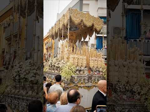 Por 50 años más de Merced paseando elegante y perfumando las calles de la ciudad de Córdoba.