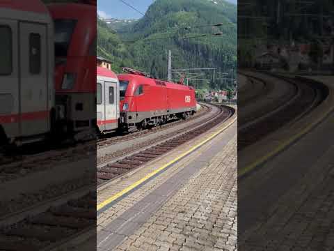 Abfahrt des EC 113 "Blauer Enzian" am 19.06.2021 in Bad Gastein