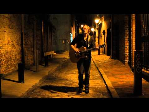 Stuart Young - Beauty in the Broken Heart [OFFICIAL MUSIC VIDEO]