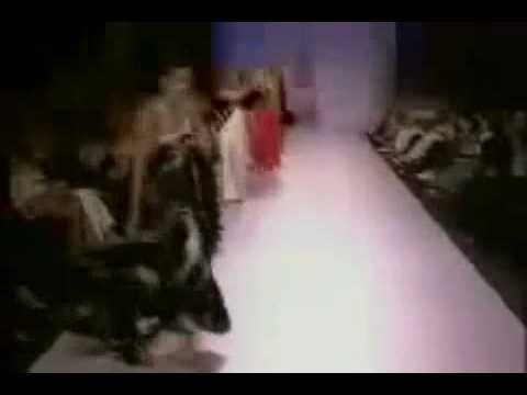 Desfile de Elio Berhanyer