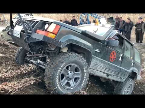 Challenge Toyota Hilux vs Jeep Cherokee vs Toyota Chase vs Jeep Wrangler