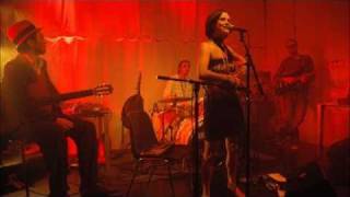 Matthew Herbert & Mara Carlyle - Nice Dream