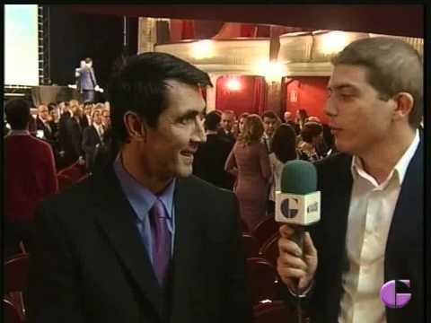 Mateo Garralda recibe la medalla al Mérito Deportivo.