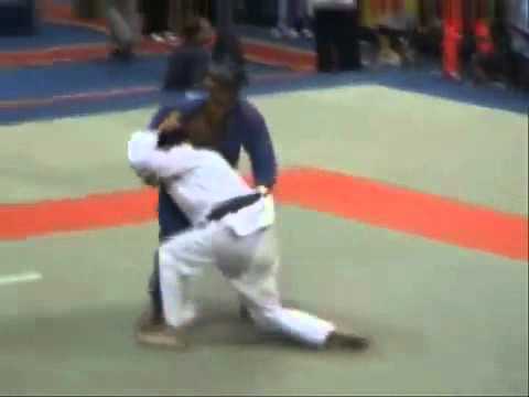 JUDO 2005 World Championships: Peter Cousins (GBR) - Daniel Hadfi (HUN)