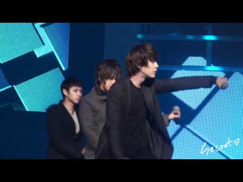 101230 가요대축제 - Intro + 미인아 (KYUHYUN)