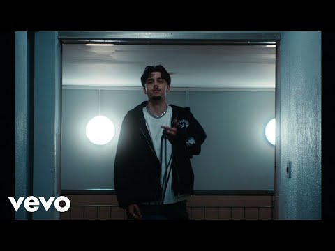 RnBoi - MORCEAUX (Clip Officiel)